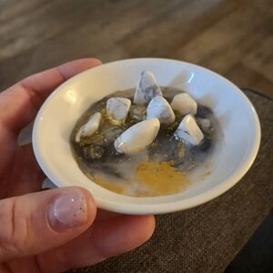 ✨️Gifted✨️ Howlite Trinket Dish